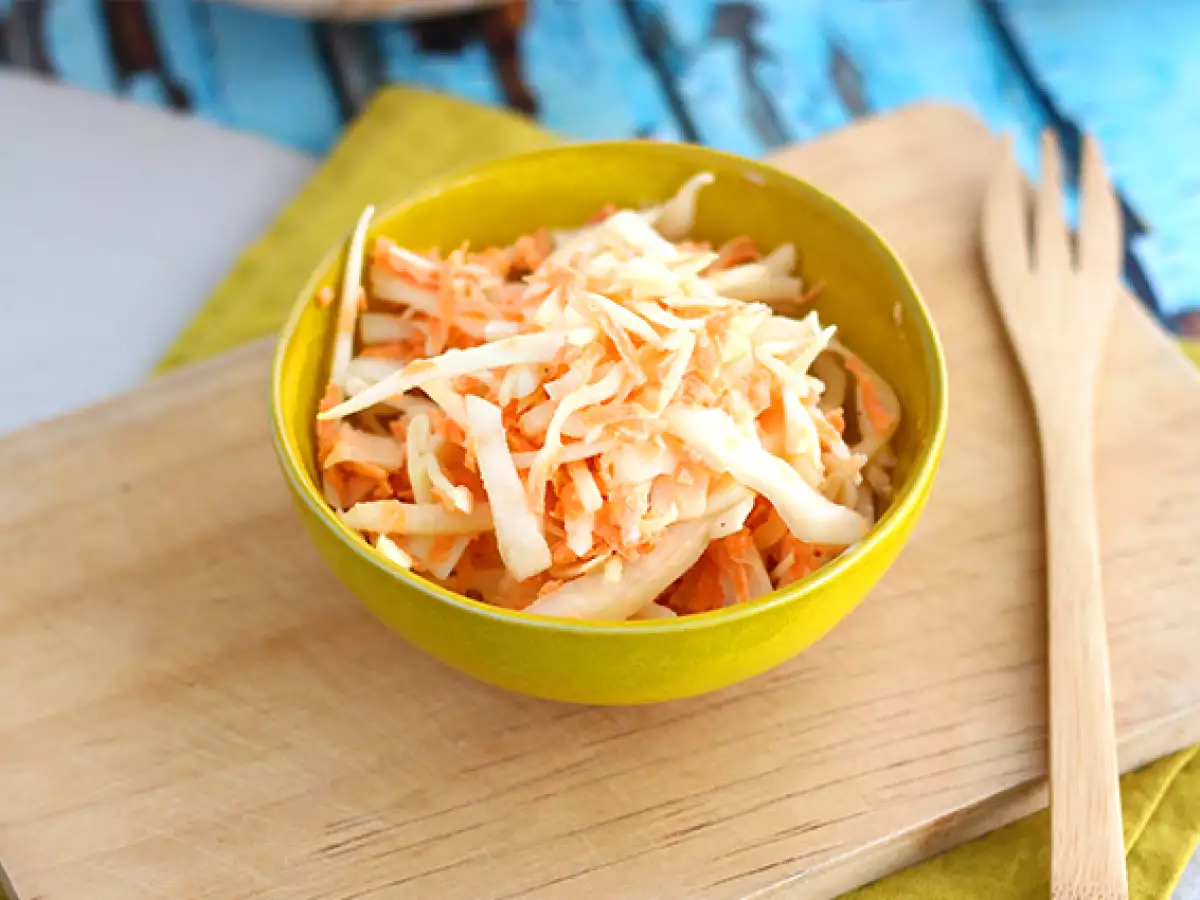 Coleslaw (šalát z kapusty a mrkvy) na americký spôsob