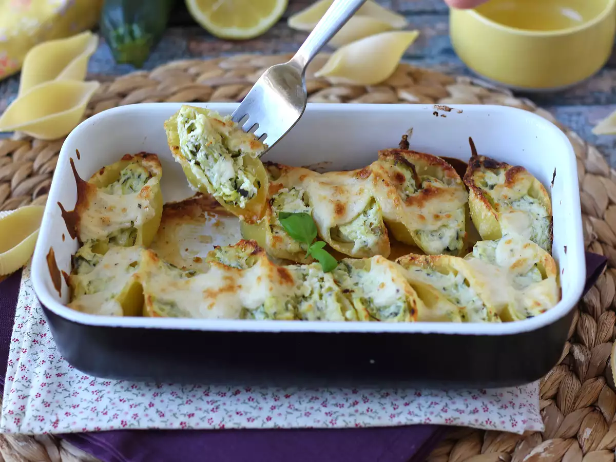 Conchiglioni plnené ricottou, cuketou a citrónom: krémové a au gratin v rúre - foto 2