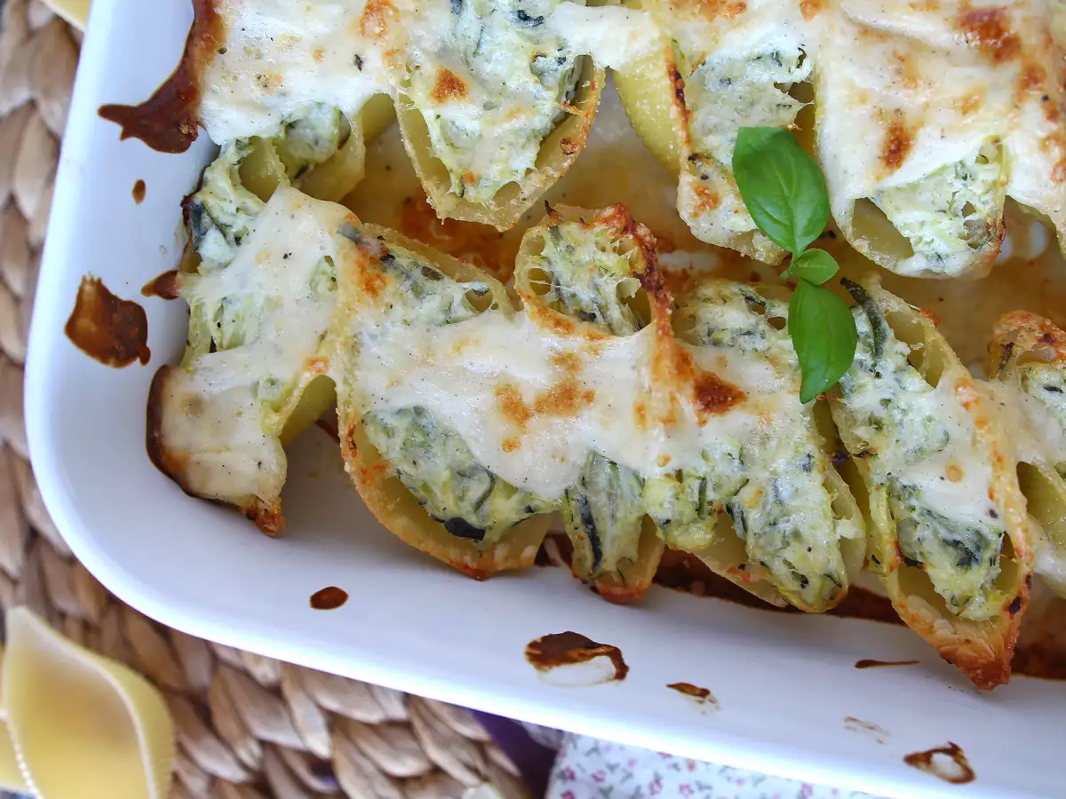 Conchiglioni plnené ricottou, cuketou a citrónom: krémové a au gratin v rúre - foto 3