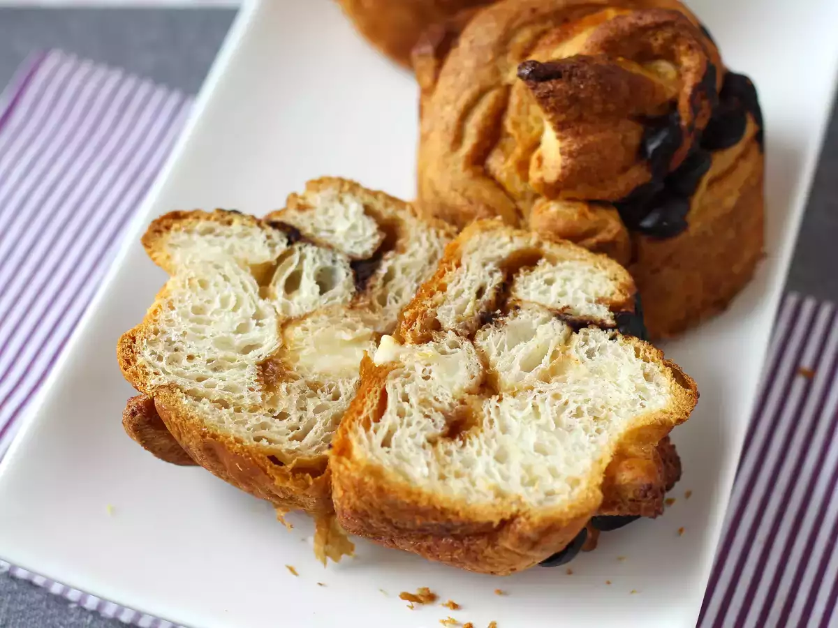 Cruffins, kombinácia croissantu a muffinu s krémom a čokoládou - foto 8
