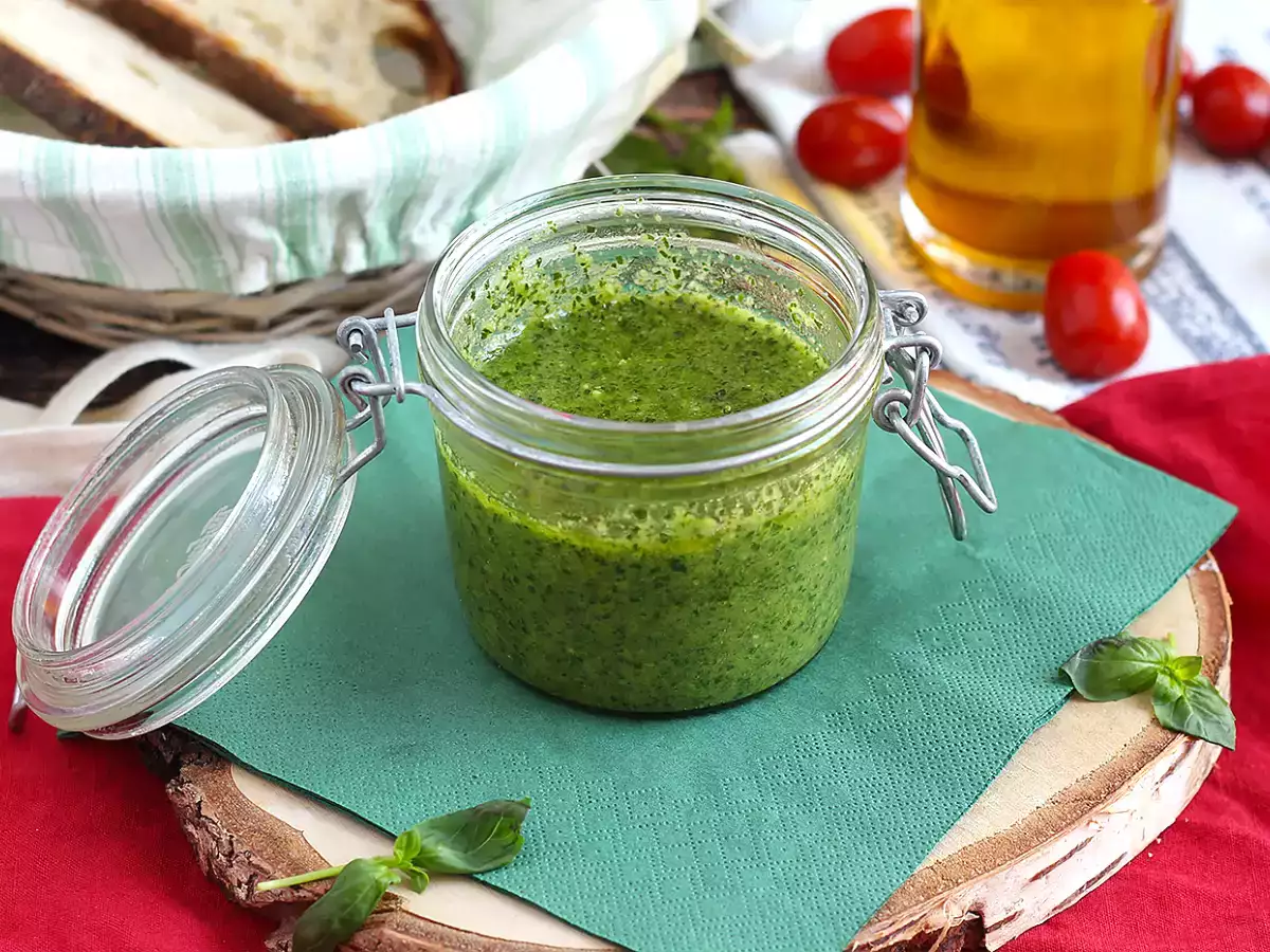 Domáce zelené pesto - pesto alla genovese - foto 2