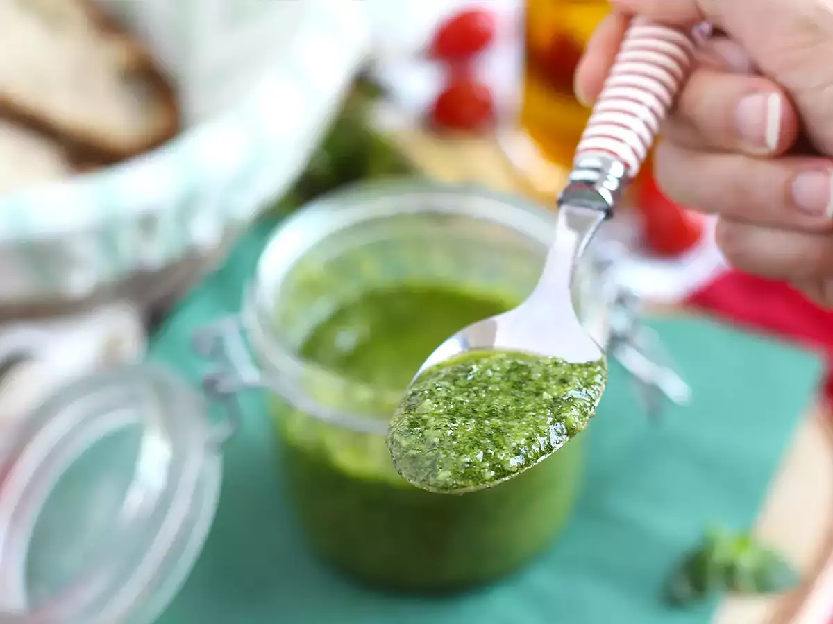 Domáce zelené pesto - pesto alla genovese - foto 3
