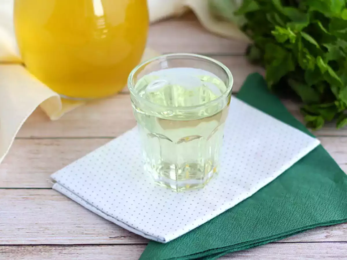 Domáci mätový sirup