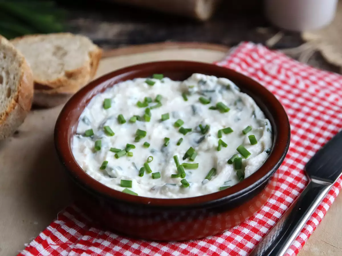 Faux-mage frais cesnak a bylinky (vegánsky syr na báze sóje!) - foto 2