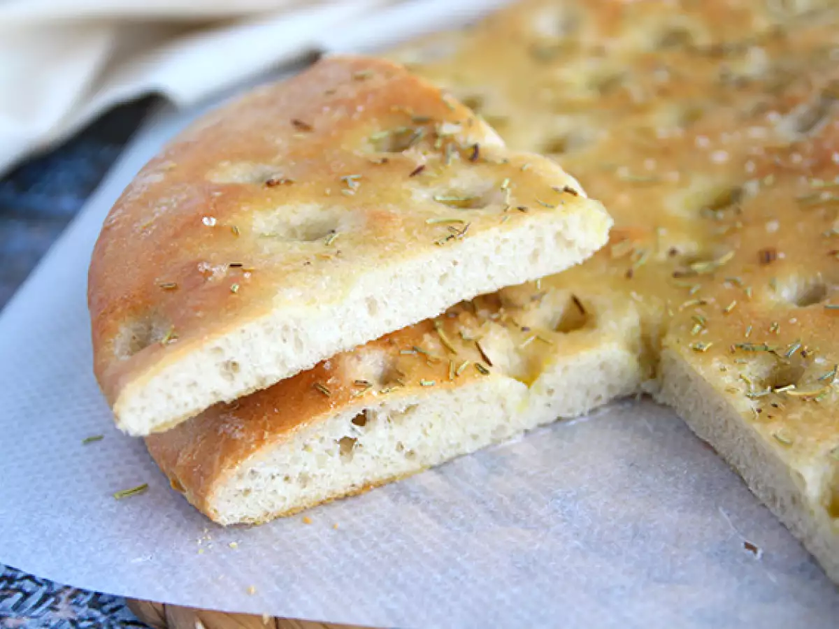 Focaccia, taliansky chlieb s rozmarínom - foto 4