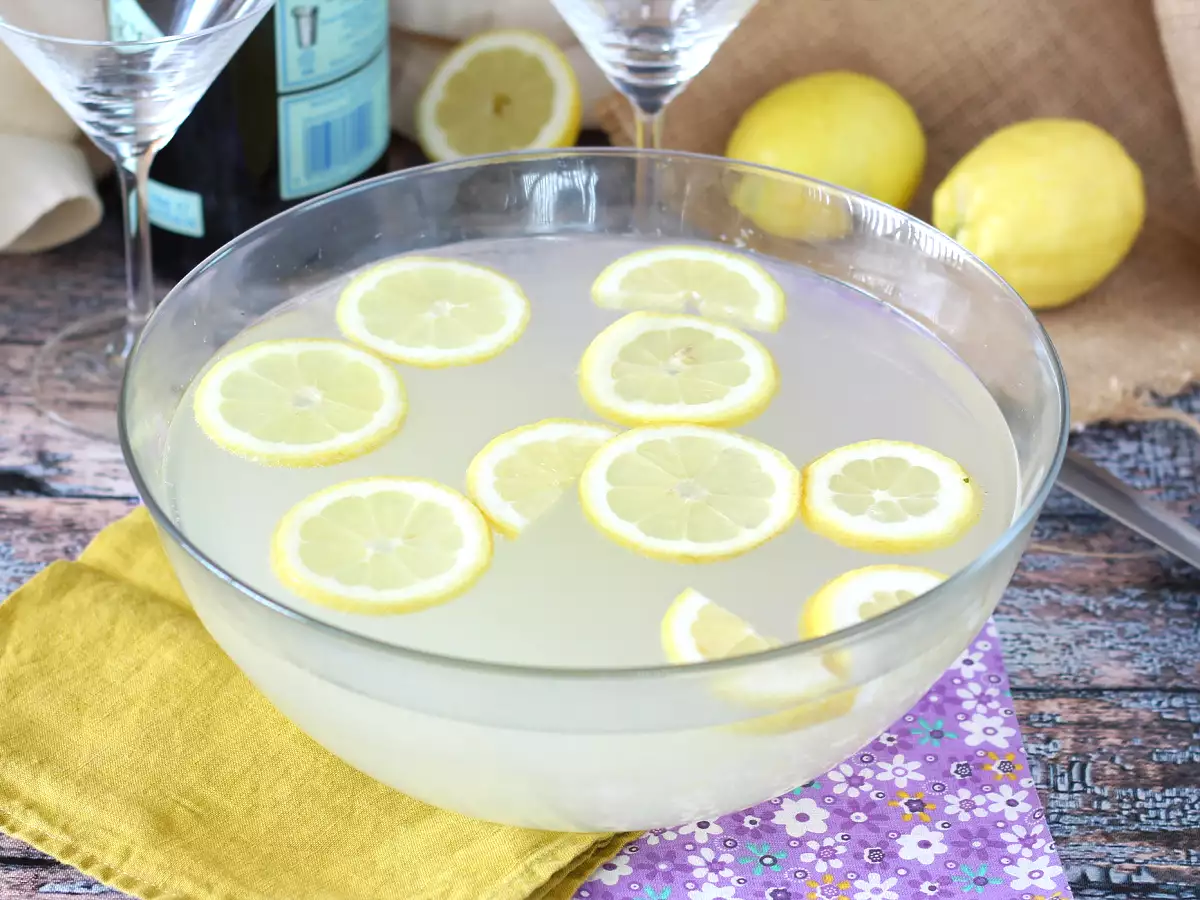 Gin fizz, o ktorý sa môžete podeliť so všetkými hosťami počas aperitívu - foto 4
