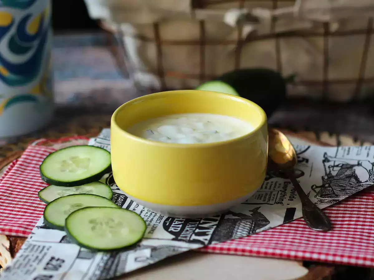 Grécky jogurt, uhorka a cibuľová omáčka - foto 4