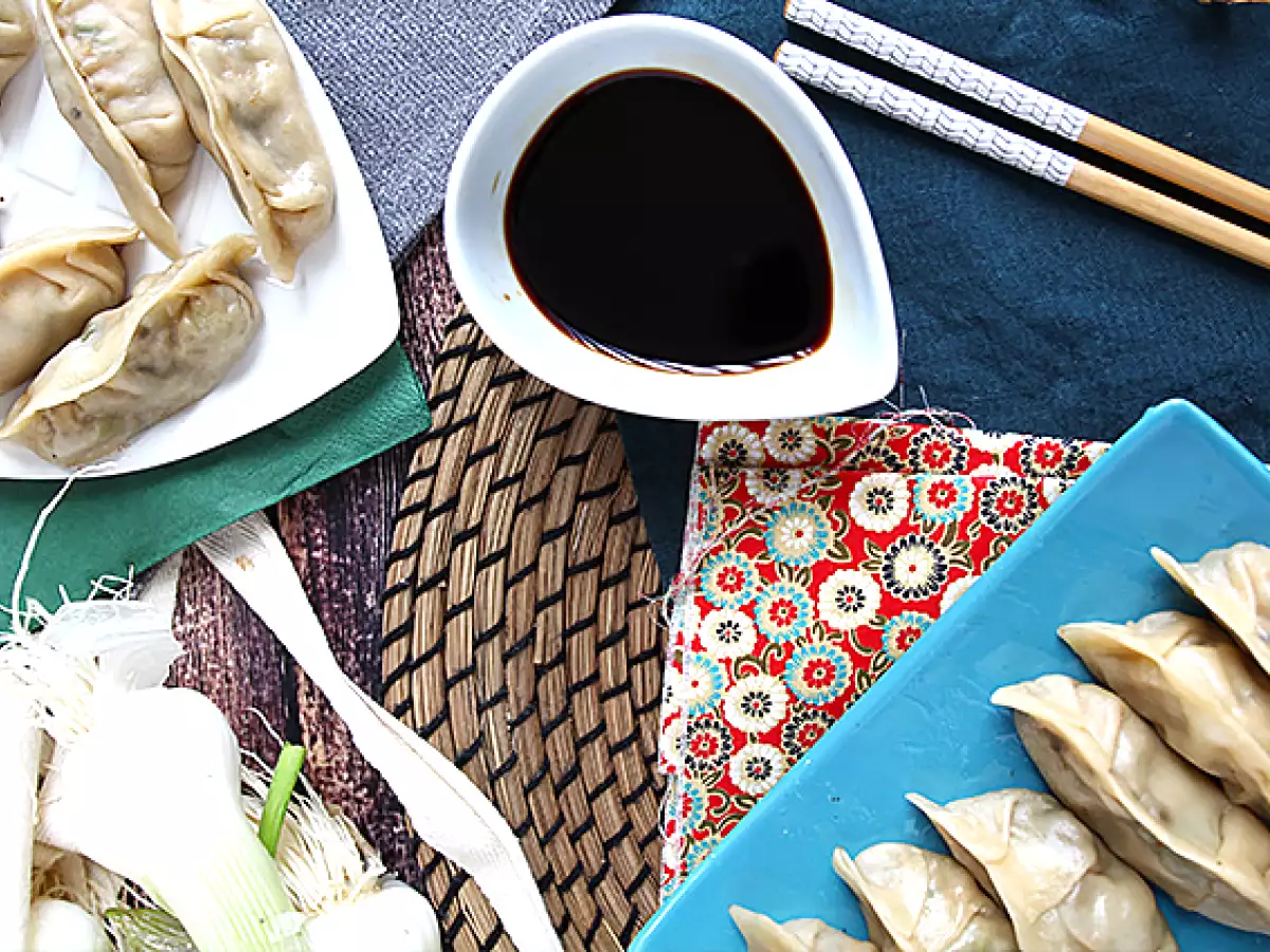 Gyozas s kuracím mäsom, mrkvou a hubami - foto 3