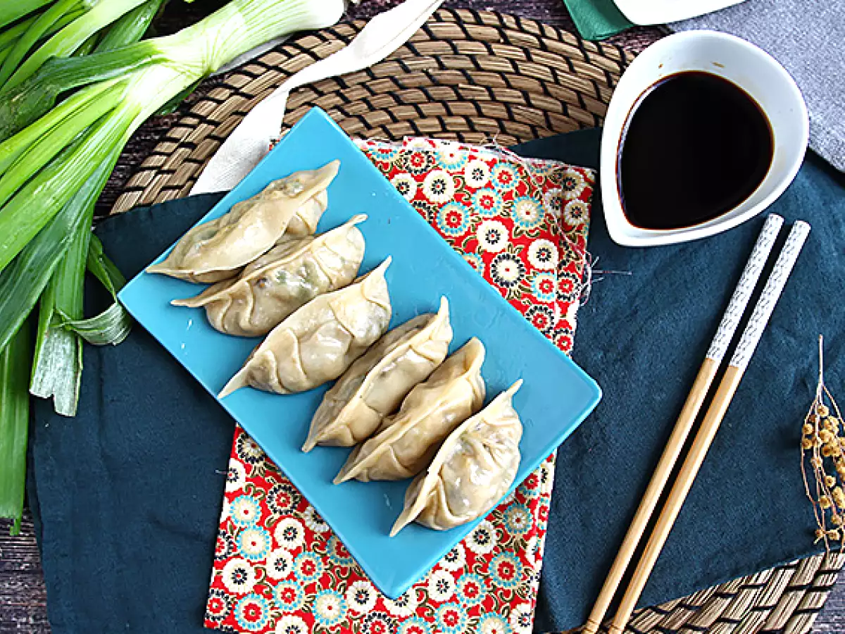 Gyozas s kuracím mäsom, mrkvou a hubami - foto 6