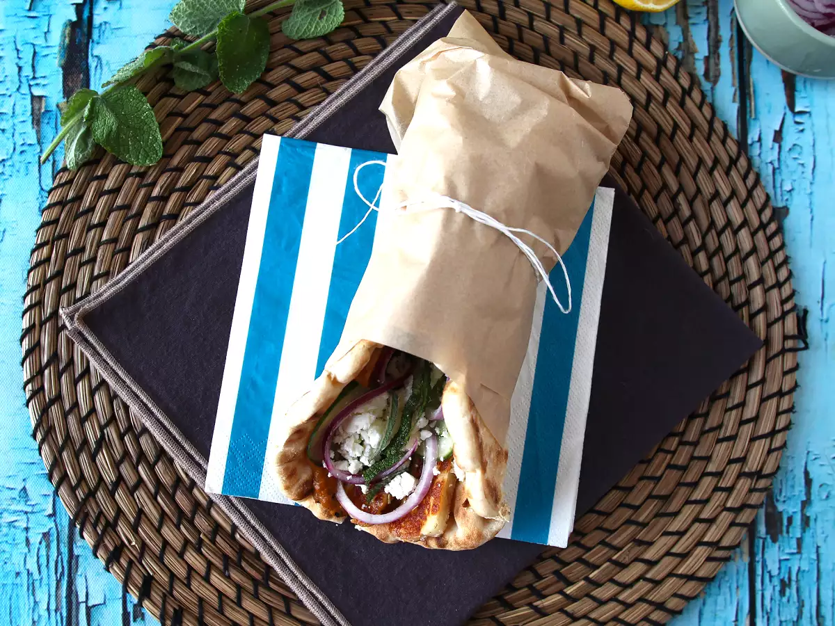 Gyros s halloumi, vegetariánska verzia gréckeho sendviča! - foto 2