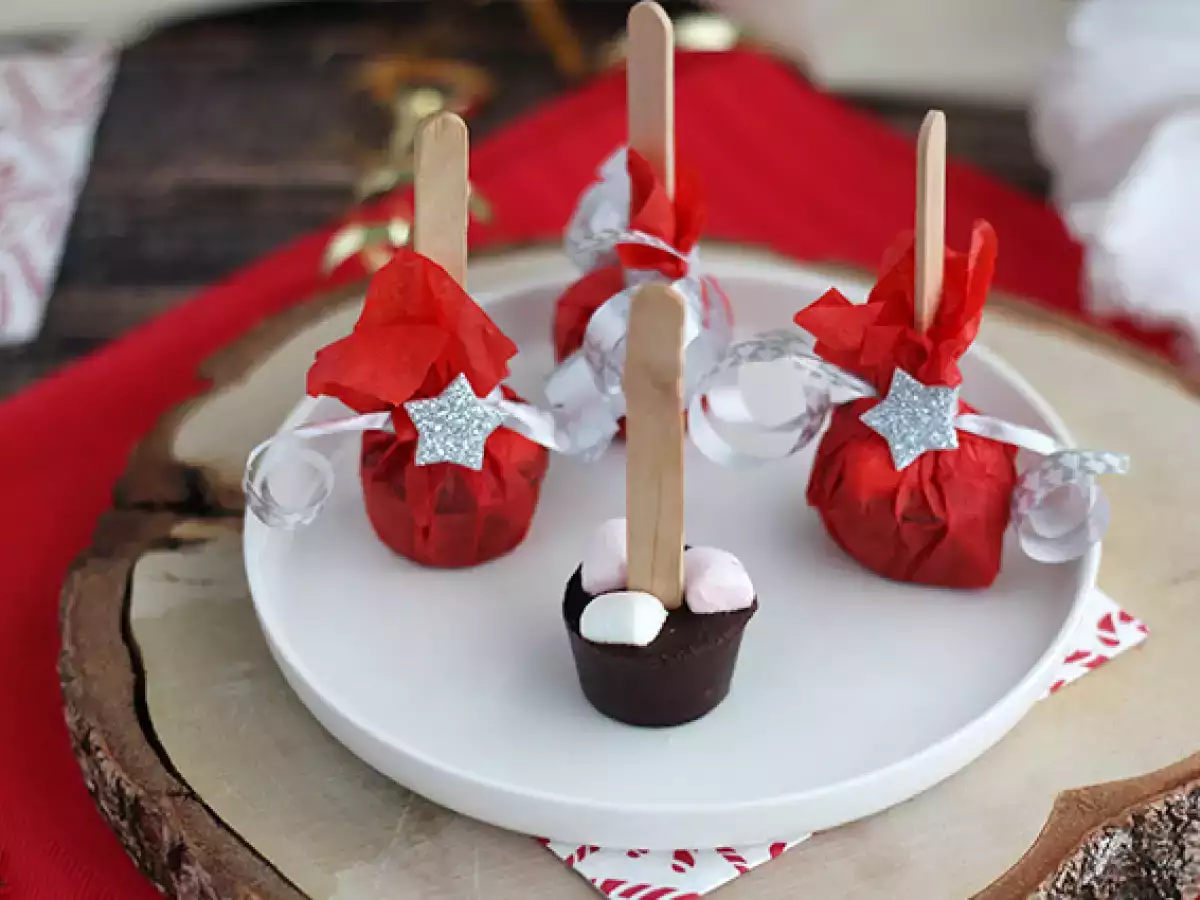Horké čokoládové lízanky: horká čokoláda + marshmallow - foto 5