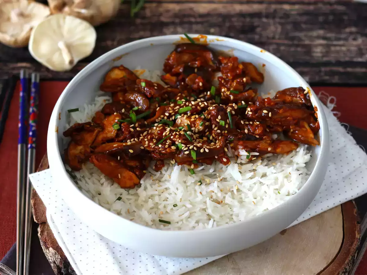 Huby na kórejský spôsob - huby shiitake v omáčke gochujang - foto 2