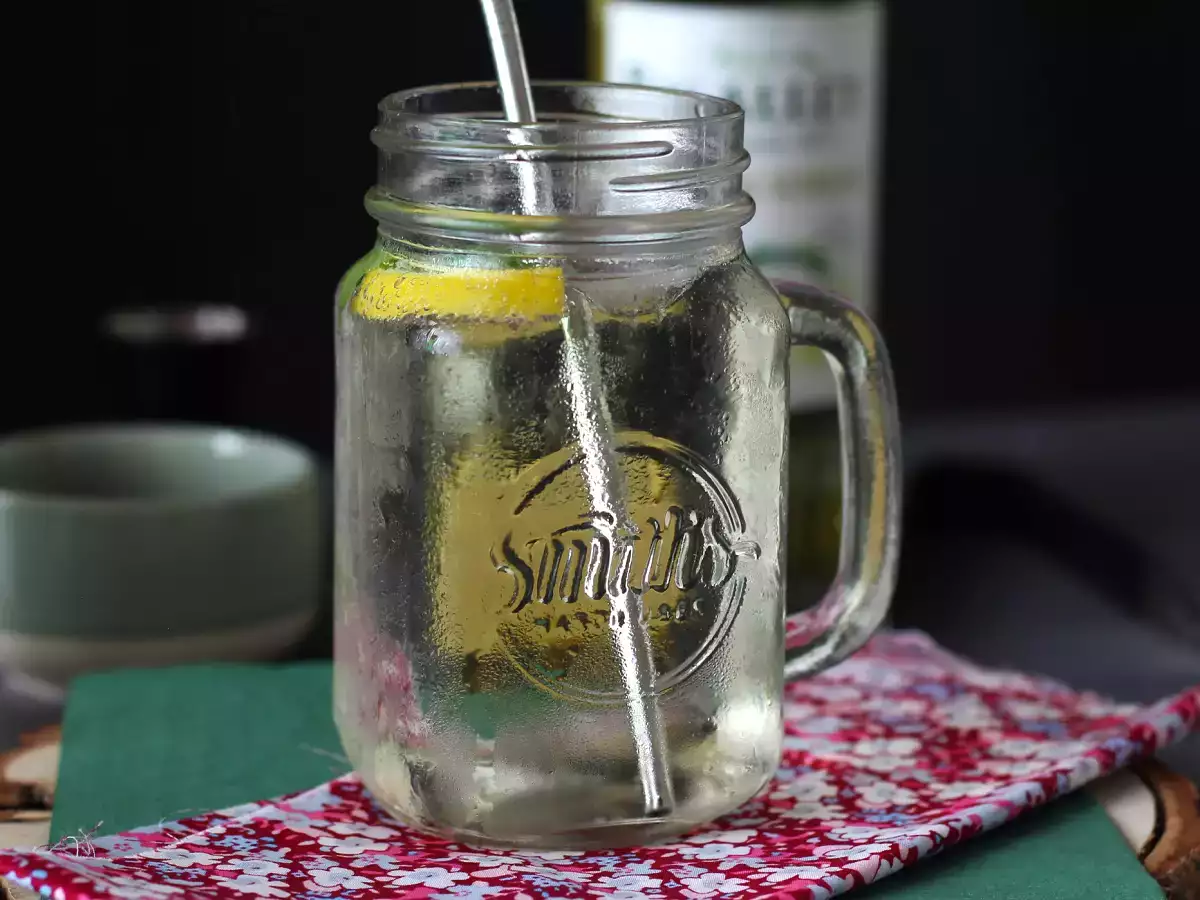 Hugo Spritz s bazovým sirupom, svieži a sladký kokteil - foto 3