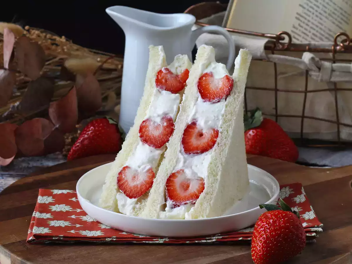 Ichigo sando, japonský jahodový sendvič! - foto 2