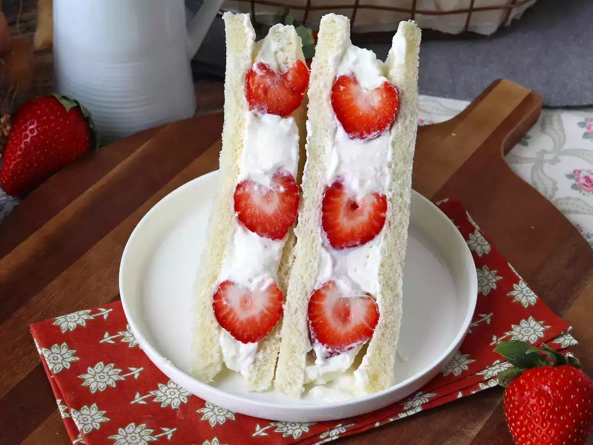 Ichigo sando, japonský jahodový sendvič! - foto 4