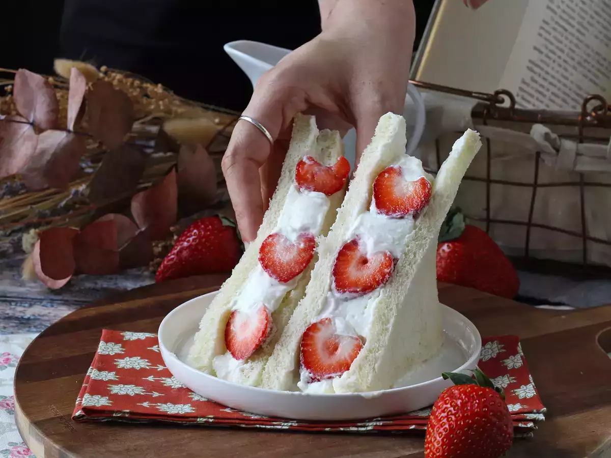 Ichigo sando, japonský jahodový sendvič! - foto 5