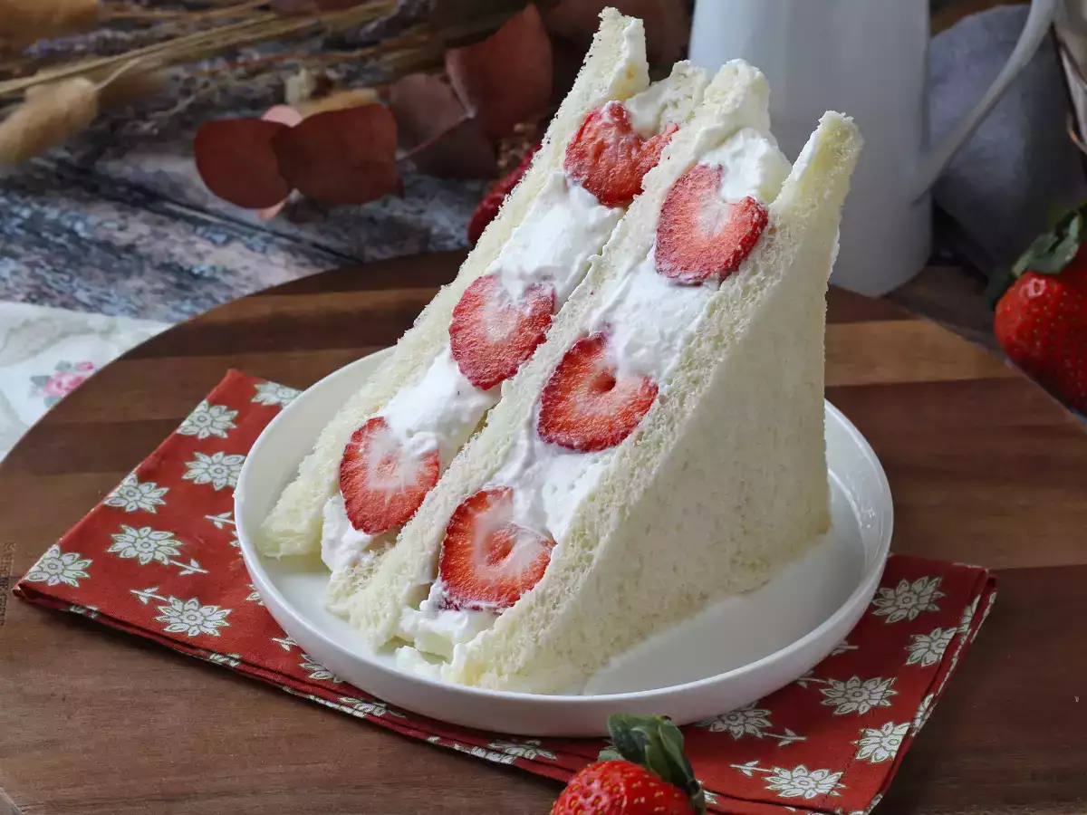 Ichigo sando, japonský jahodový sendvič! - foto 6