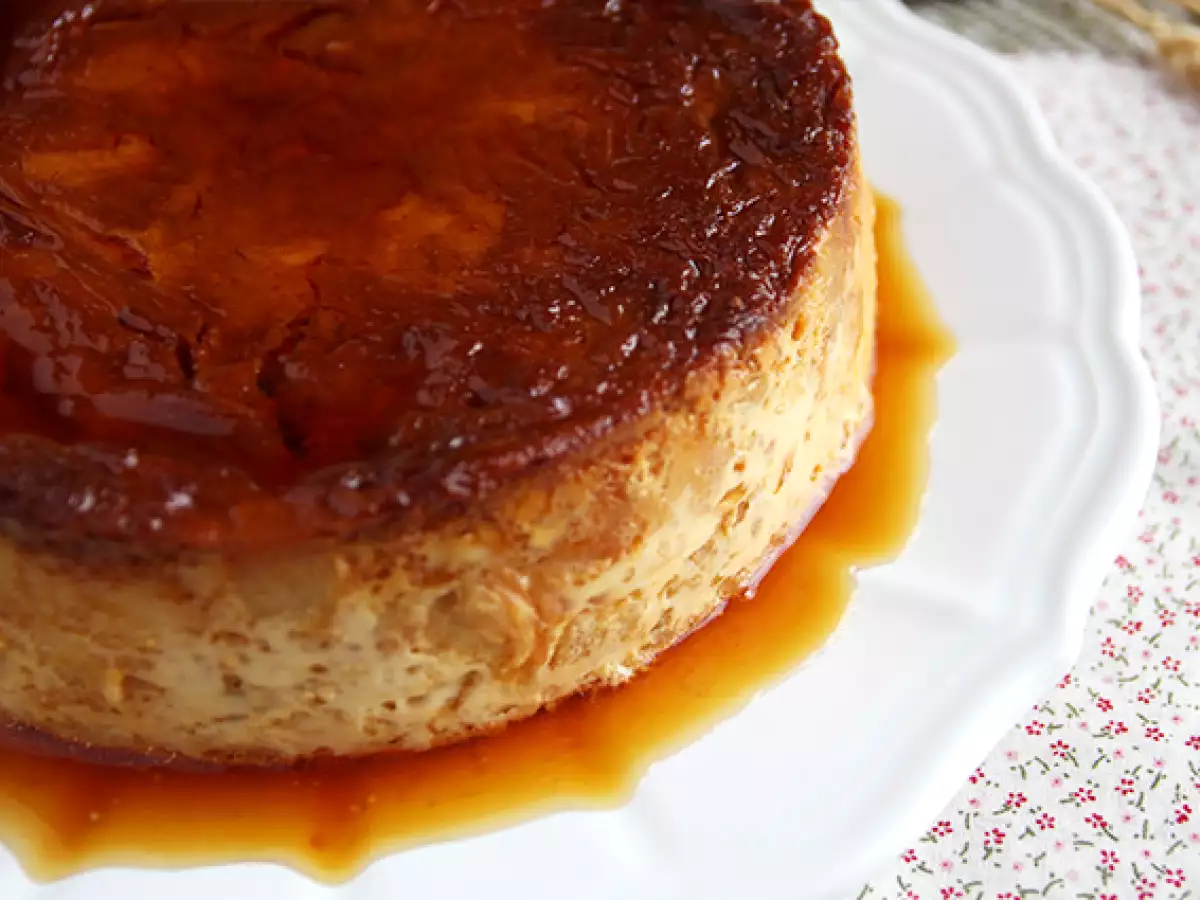 Jablkový a karamelový puding s croissantmi - foto 2