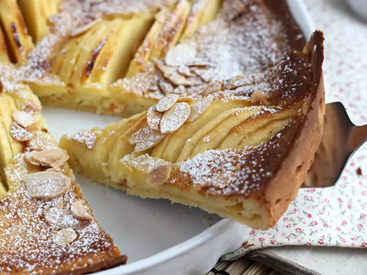 Jablkový a mandľový koláč (Tarte normande) - foto 2