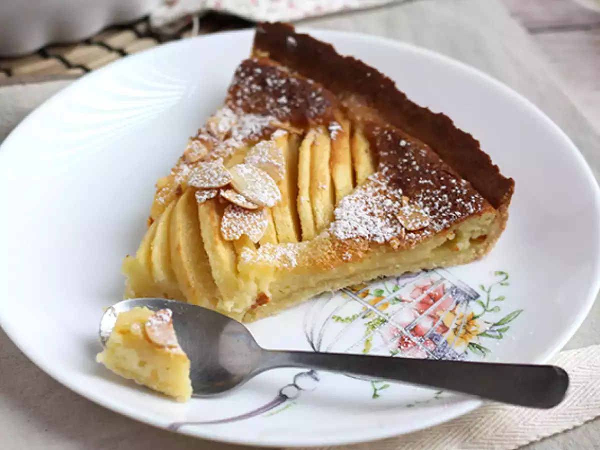 Jablkový a mandľový koláč (Tarte normande) - foto 7
