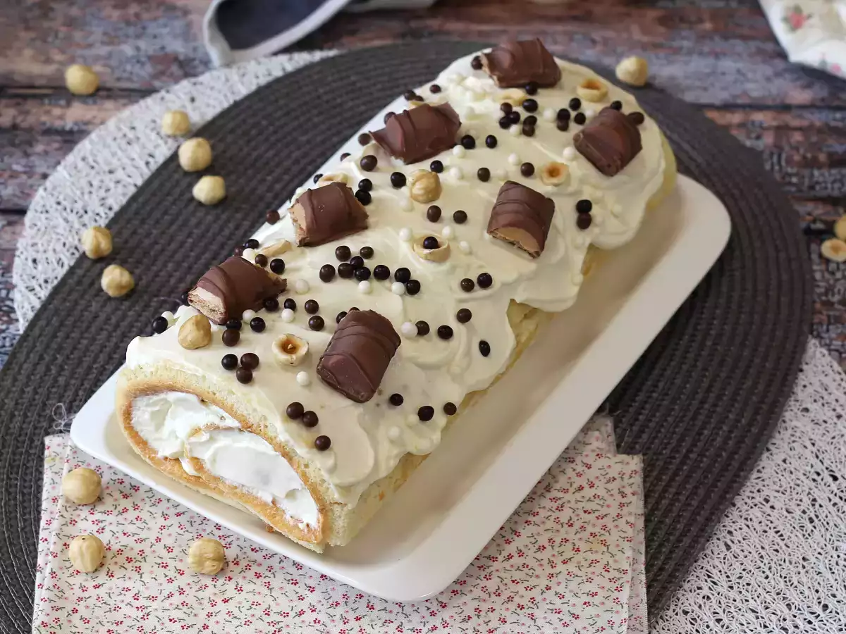 Jednoduchá roláda s príchuťou Kinder Bueno, ideálna ako narodeninová torta alebo vianočný špalček! - foto 8