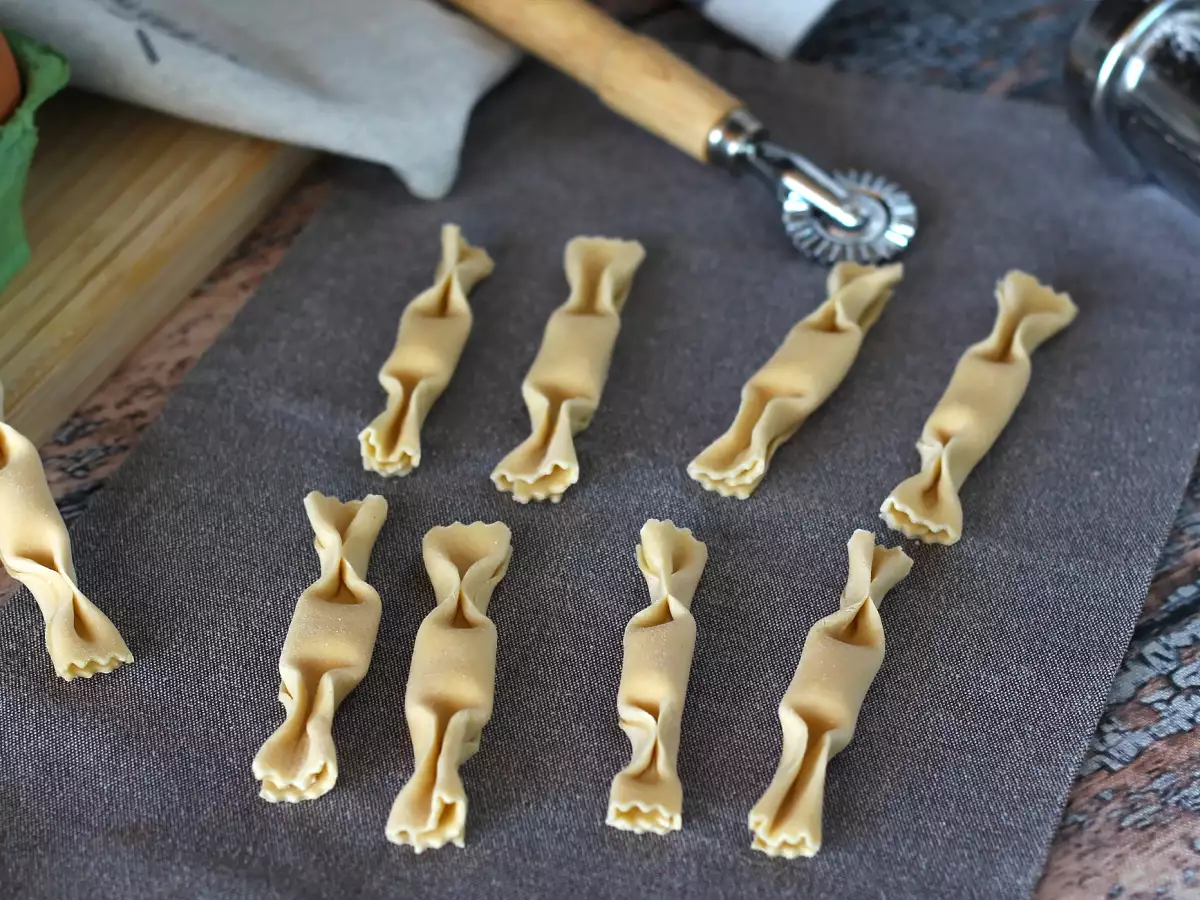 Karamelky, ravioly v tvare cukríkov s tekvicovou a ricottovou náplňou - foto 2