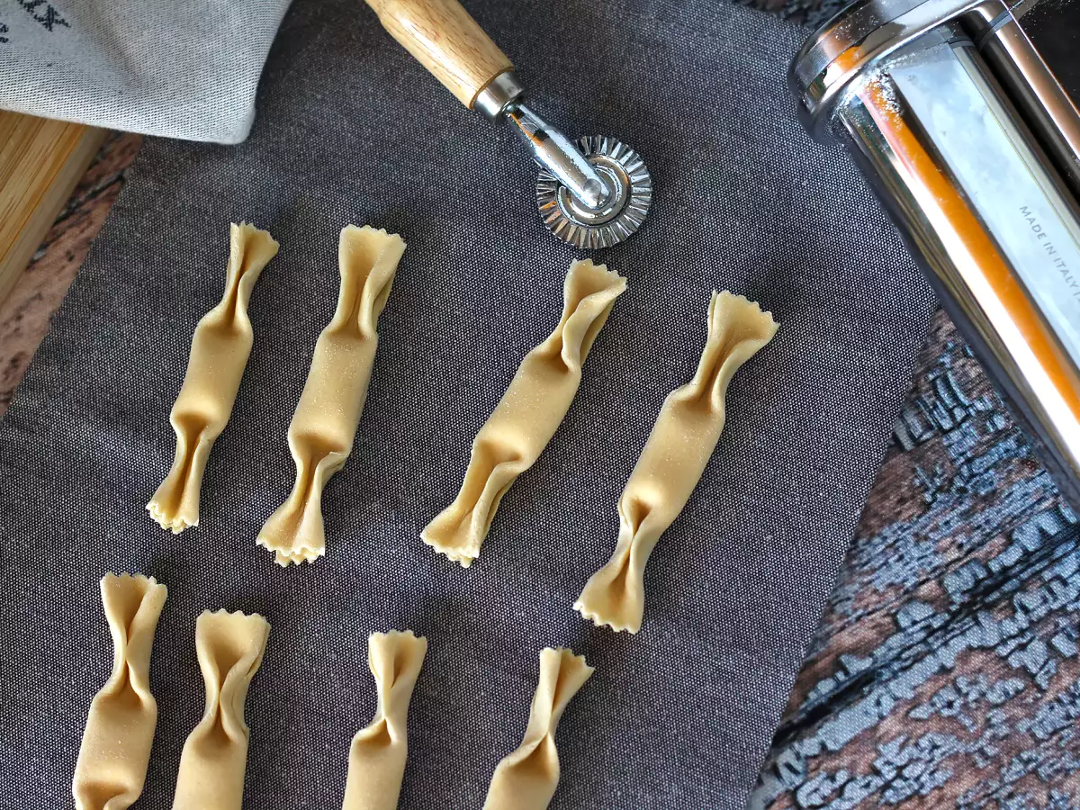 Karamelky, ravioly v tvare cukríkov s tekvicovou a ricottovou náplňou - foto 5