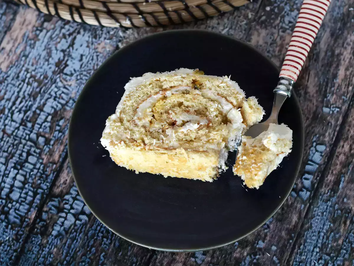 Kokosová rolka s marakujou, ideálna ako Yule log - foto 5