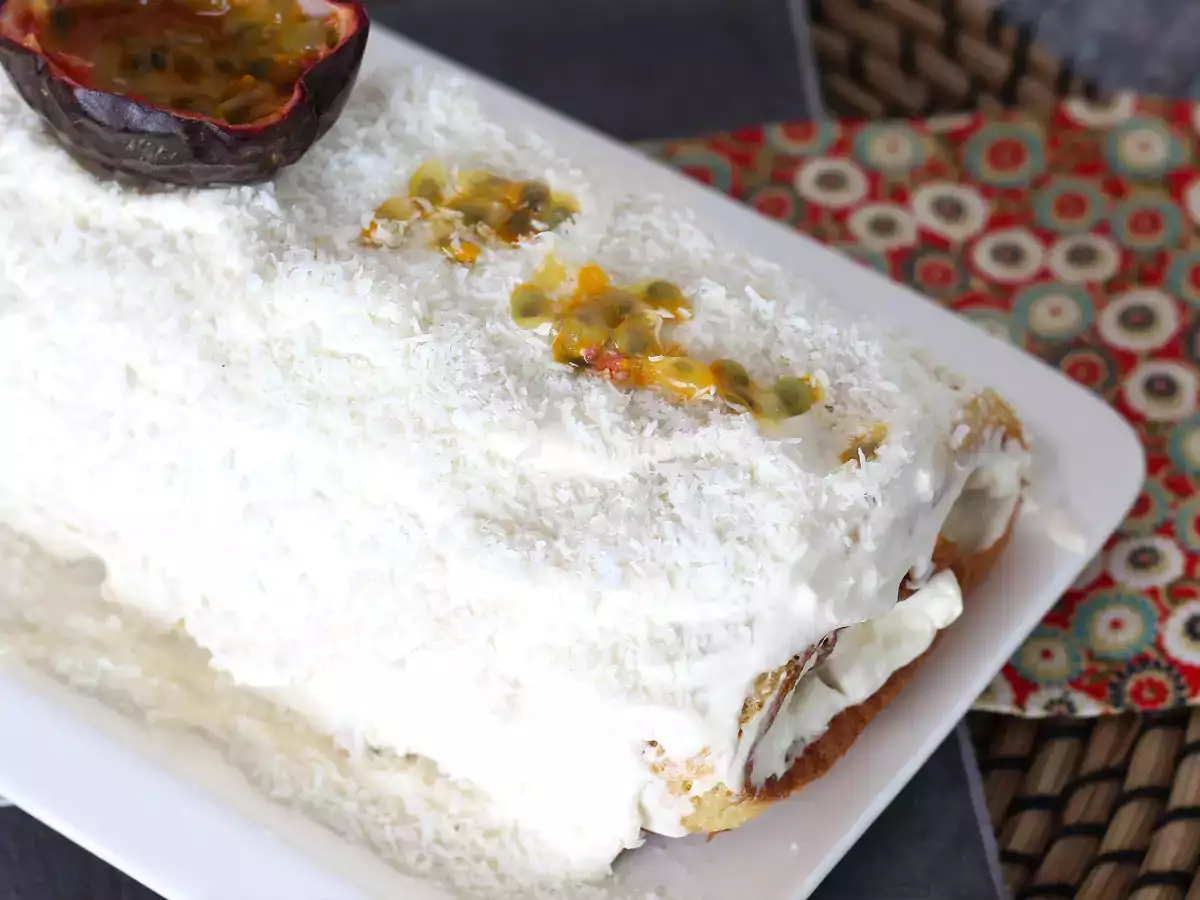 Kokosová rolka s marakujou, ideálna ako Yule log - foto 6