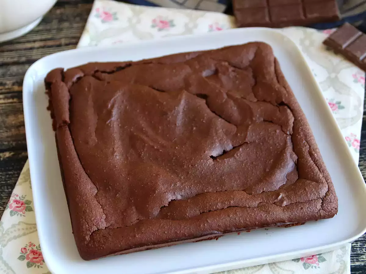 Koláč s čokoládou a maslovými orechmi (áno, áno!) - foto 2