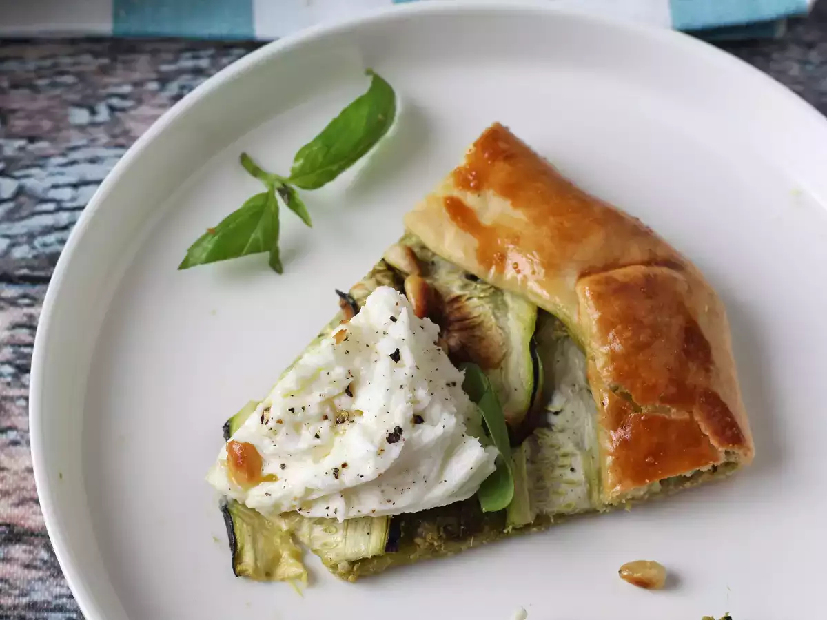 Koláč s pestom a cuketou: jednoduchý recept, ktorý vonia ako leto! - foto 3