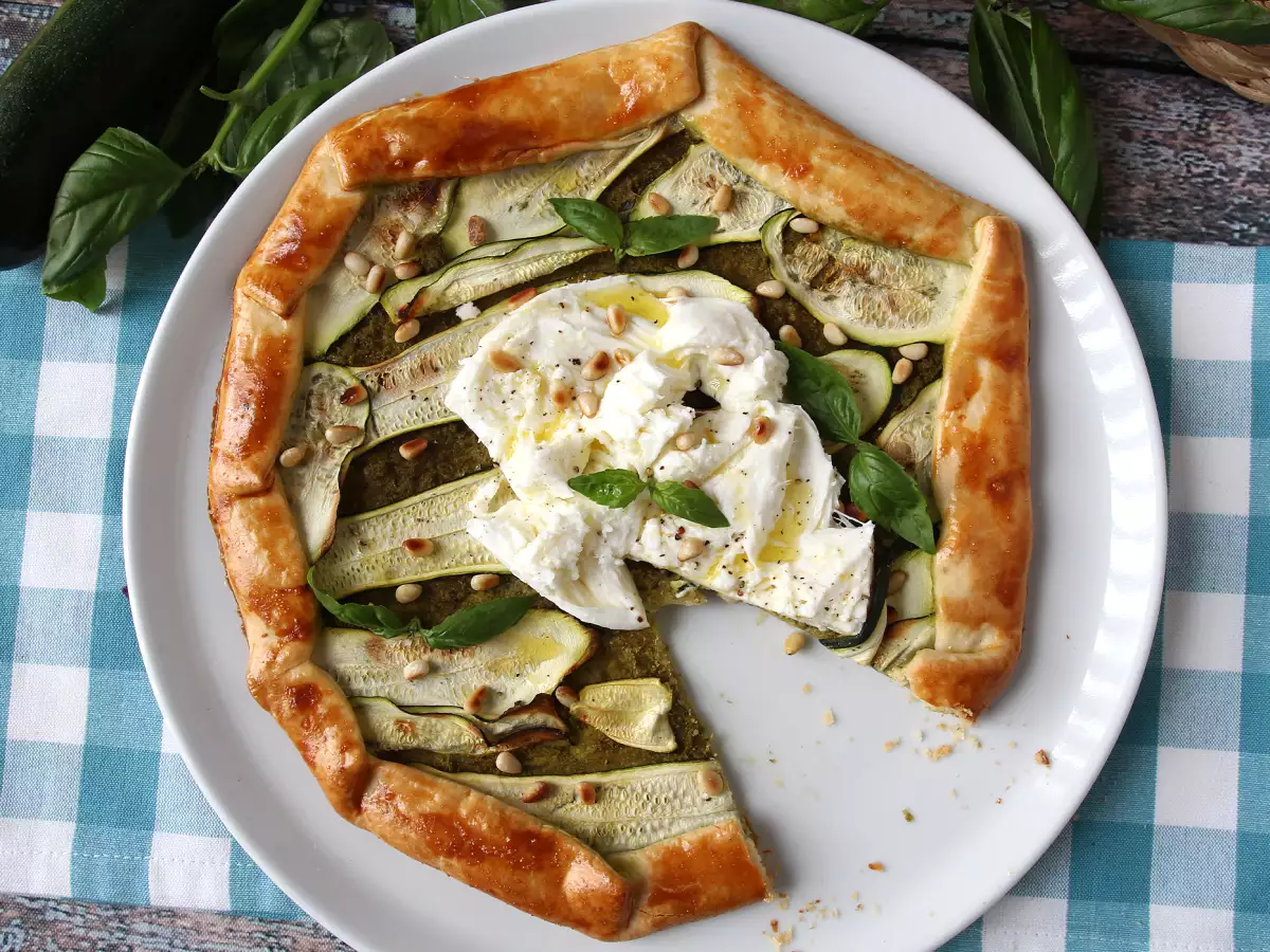 Koláč s pestom a cuketou: jednoduchý recept, ktorý vonia ako leto! - foto 8