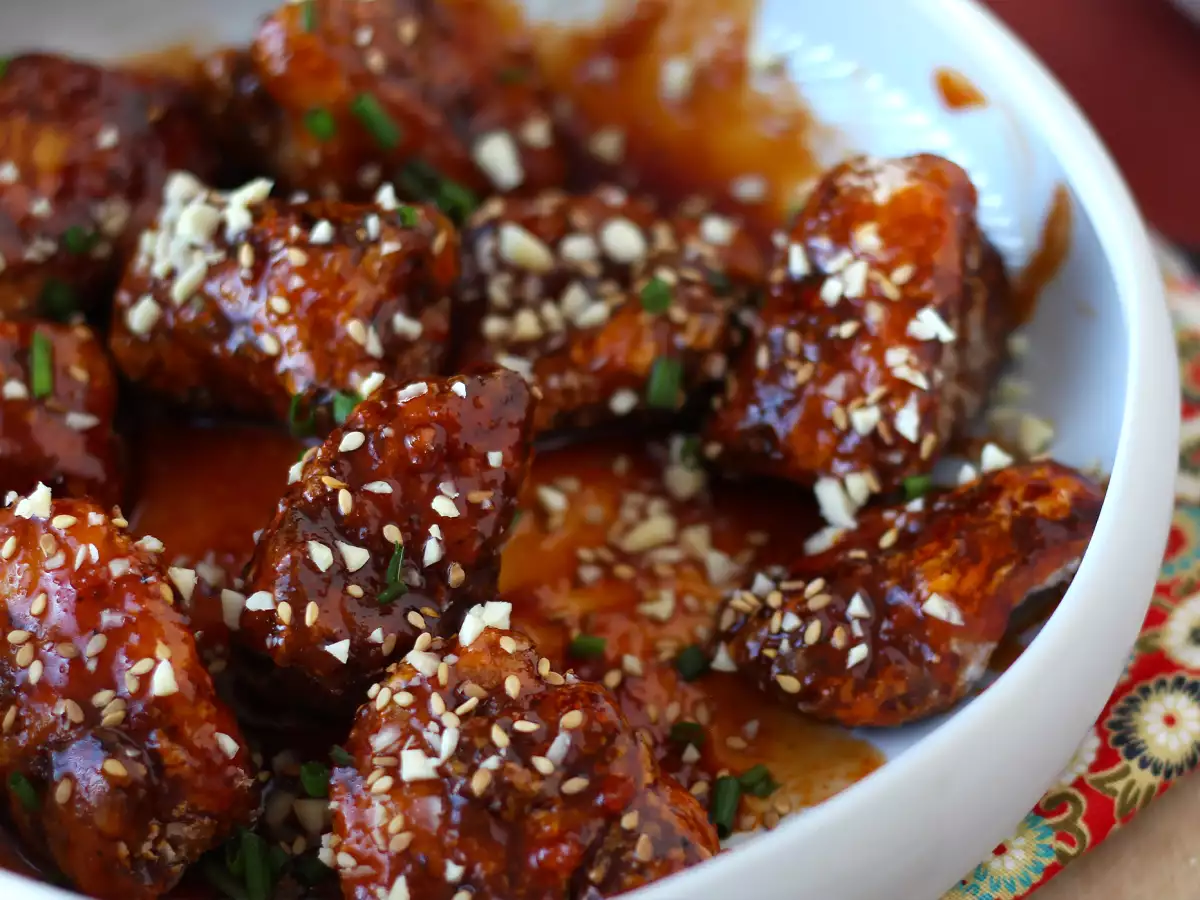 Kórejské vyprážané kurča s pikantnou omáčkou gochujang - Dakgangjeong - foto 4