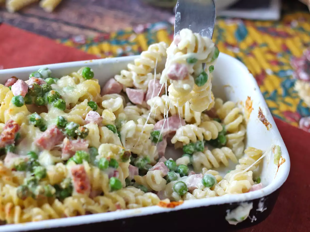 Krémové zapečené cestoviny s hráškom a šunkou au gratin - foto 4