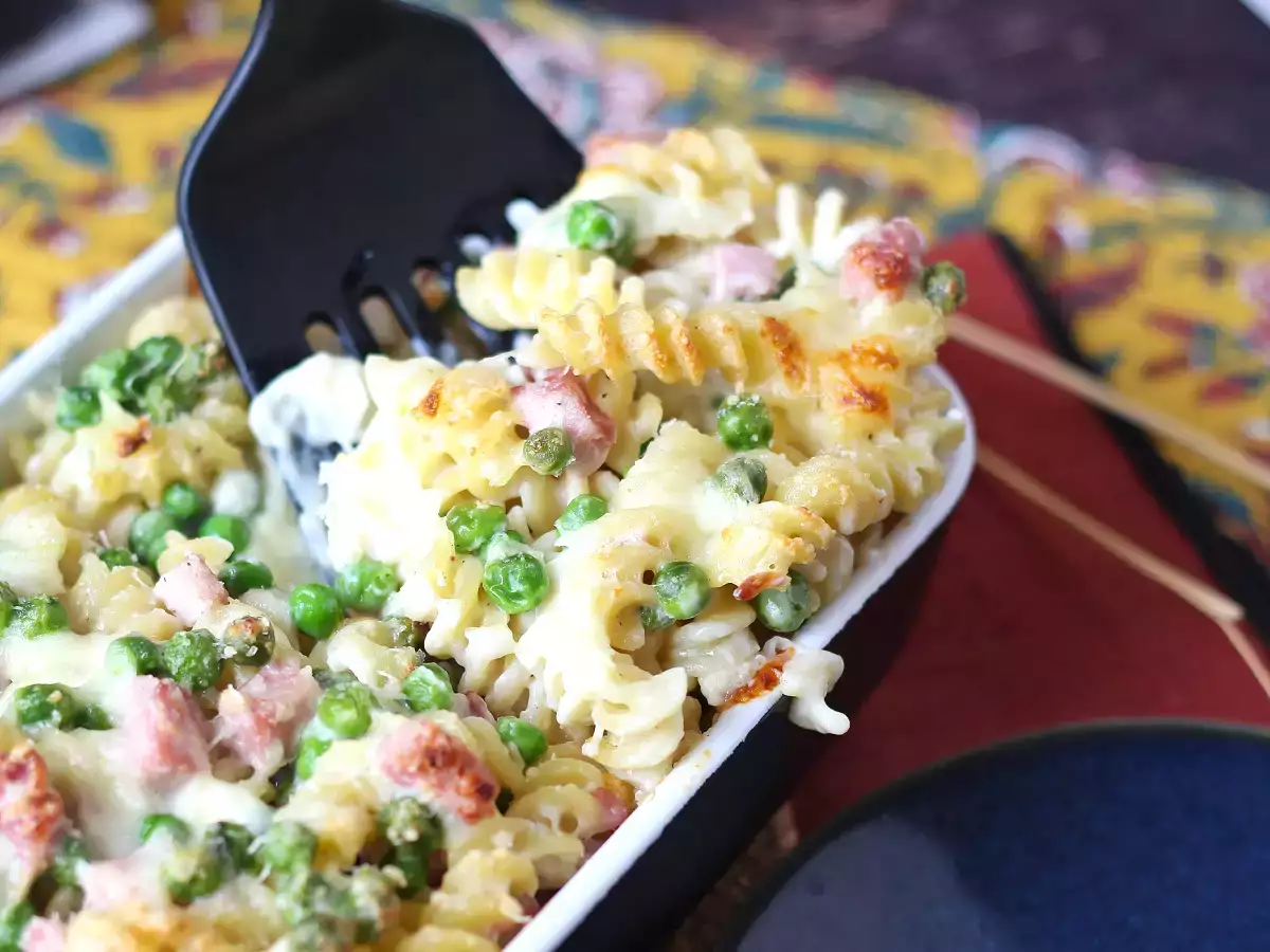 Krémové zapečené cestoviny s hráškom a šunkou au gratin - foto 7
