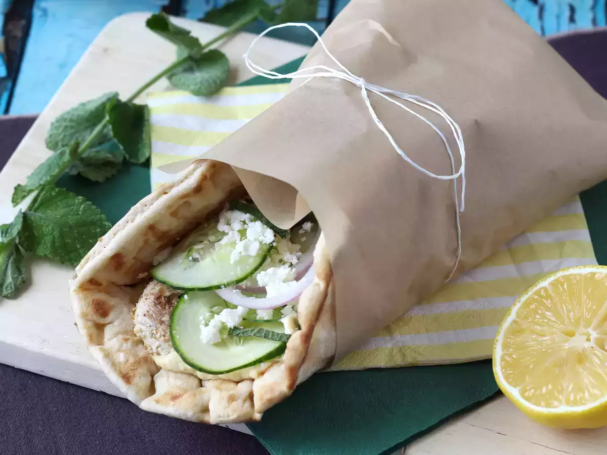 Kurací gyros, grécky sendvič, ktorý si zamilujete!