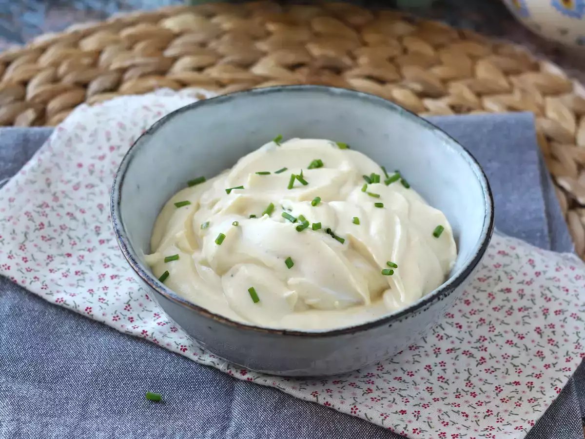 Ľahká majonéza s vajíčkami uvarenými natvrdo a bez oleja! Ideálna, keď nemôžete jesť surové vajcia! - foto 5