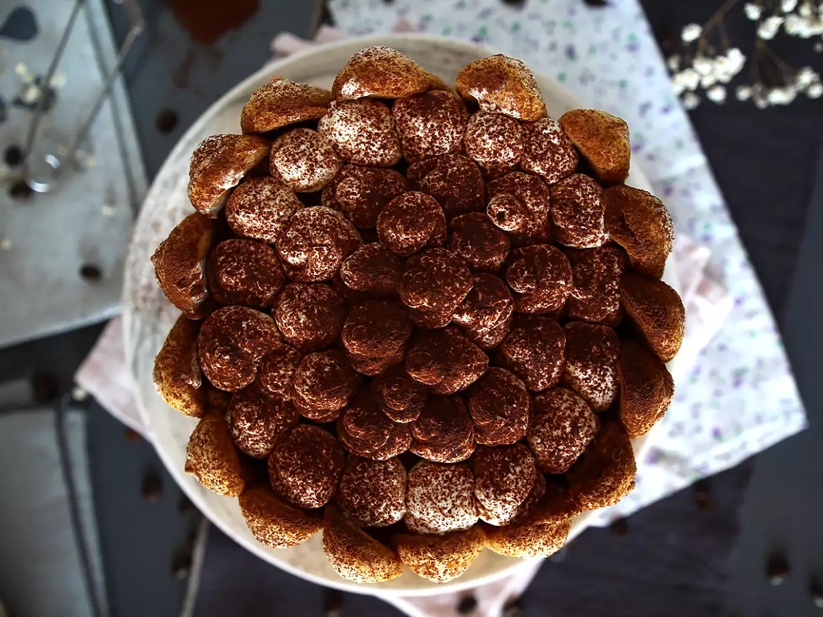 Lahodná charlotte v štýle tiramisu bez vajec - foto 3