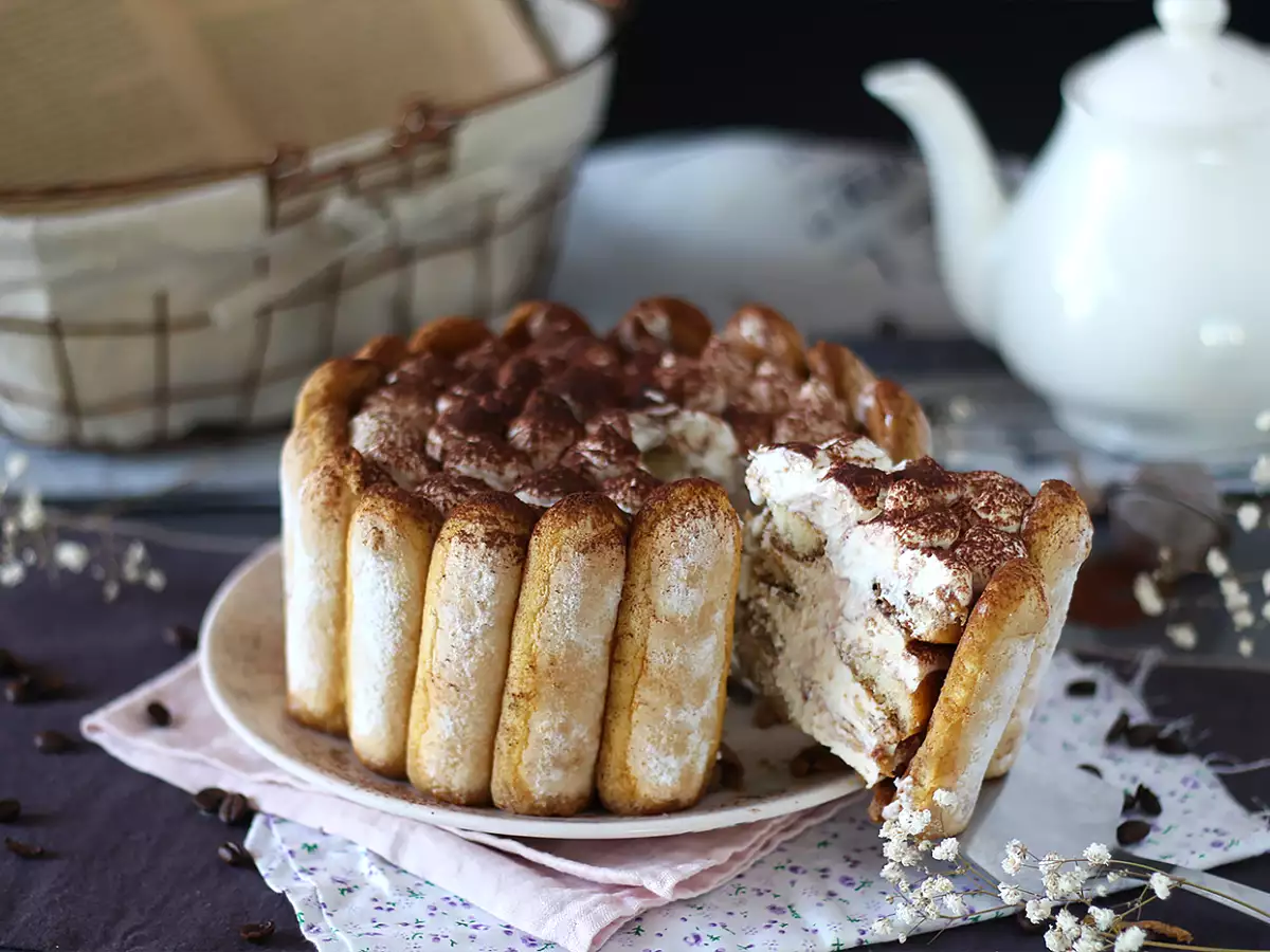 Lahodná charlotte v štýle tiramisu bez vajec - foto 6