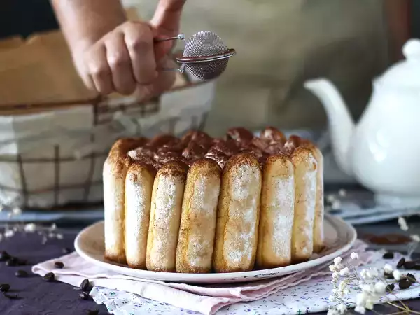 Recept Lahodná charlotte v štýle tiramisu bez vajec