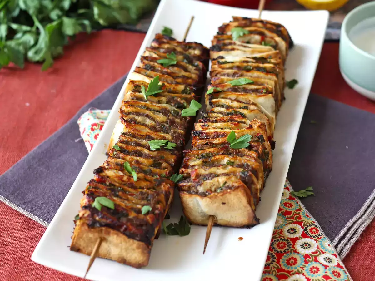 Lavash kebab s tortillami, slávny jednoduchý kebab pečený v rúre! - foto 5