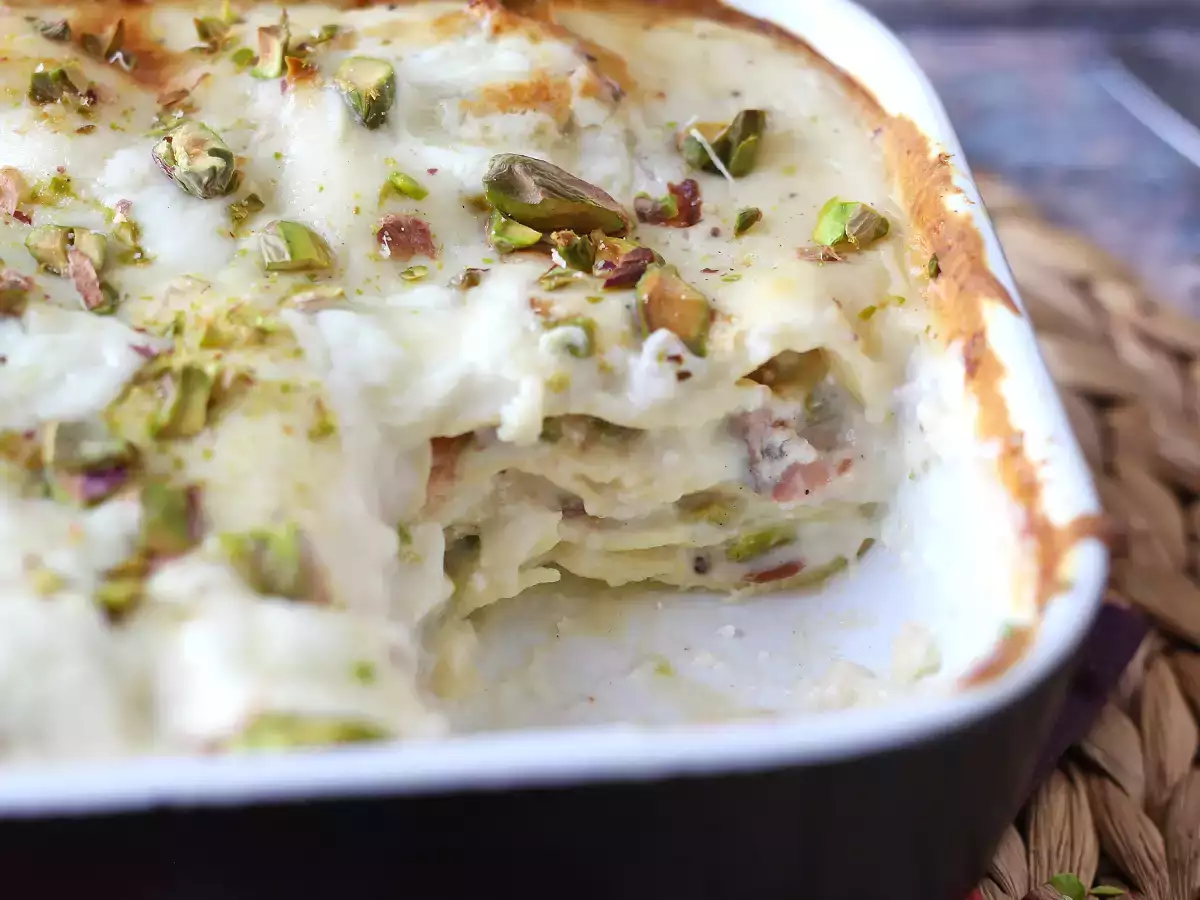 Lososové lasagne s burratou a krémovými, chrumkavými pistáciami - foto 3