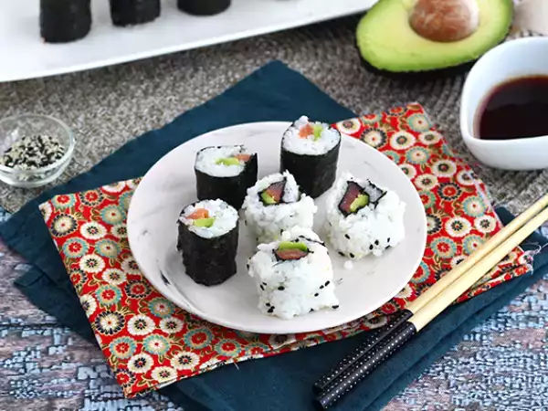 Recept Makis s údeným lososom a avokádom