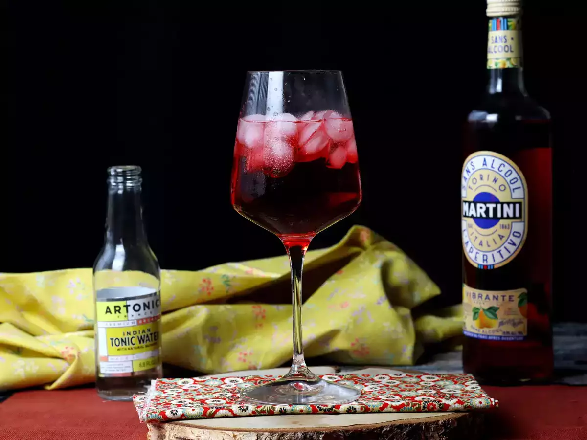 Martini tonik bez alkoholu, svieži ovocný koktail!
