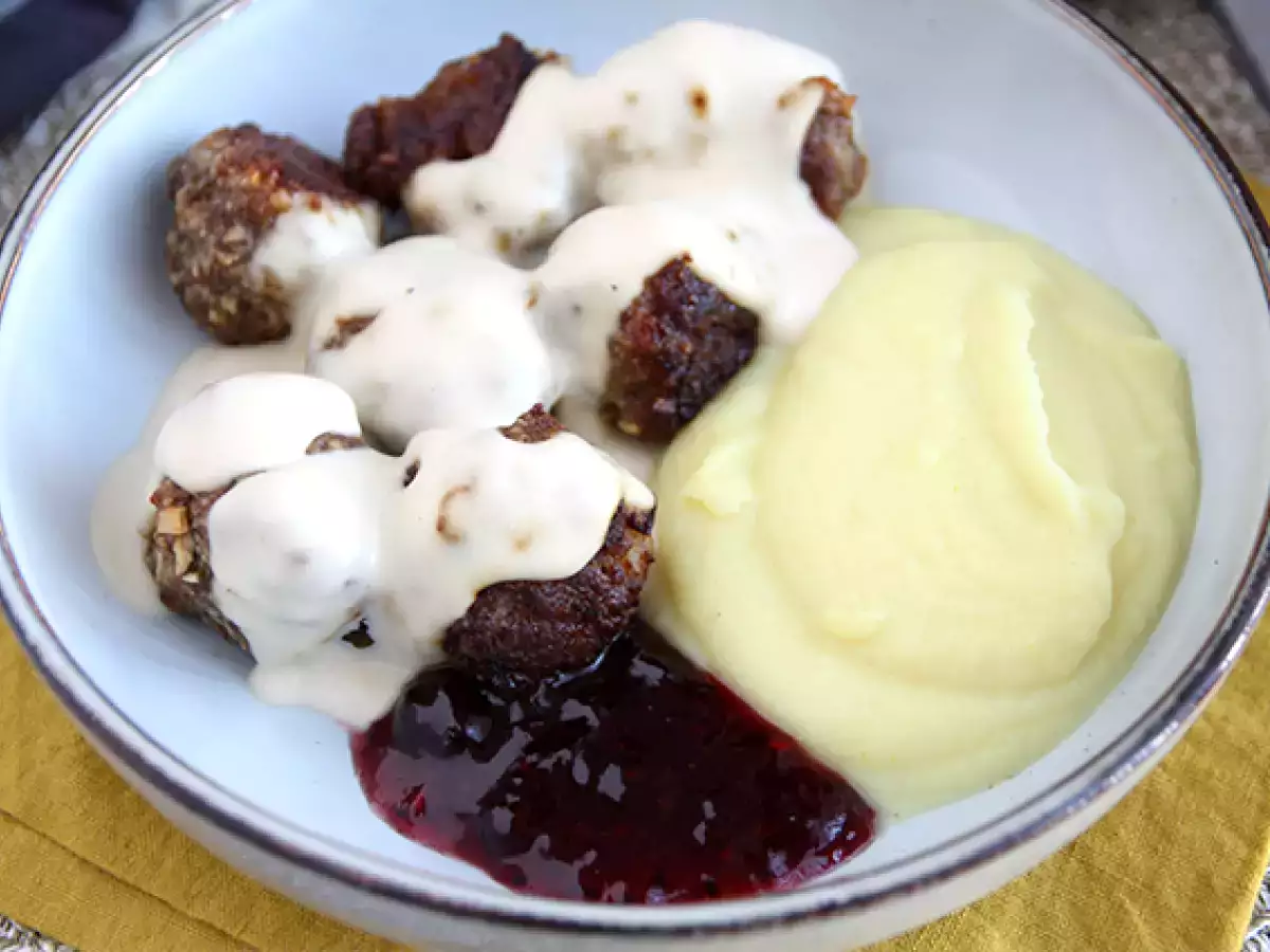 Mäsové guľky Ikea s bielou omáčkou - foto 5