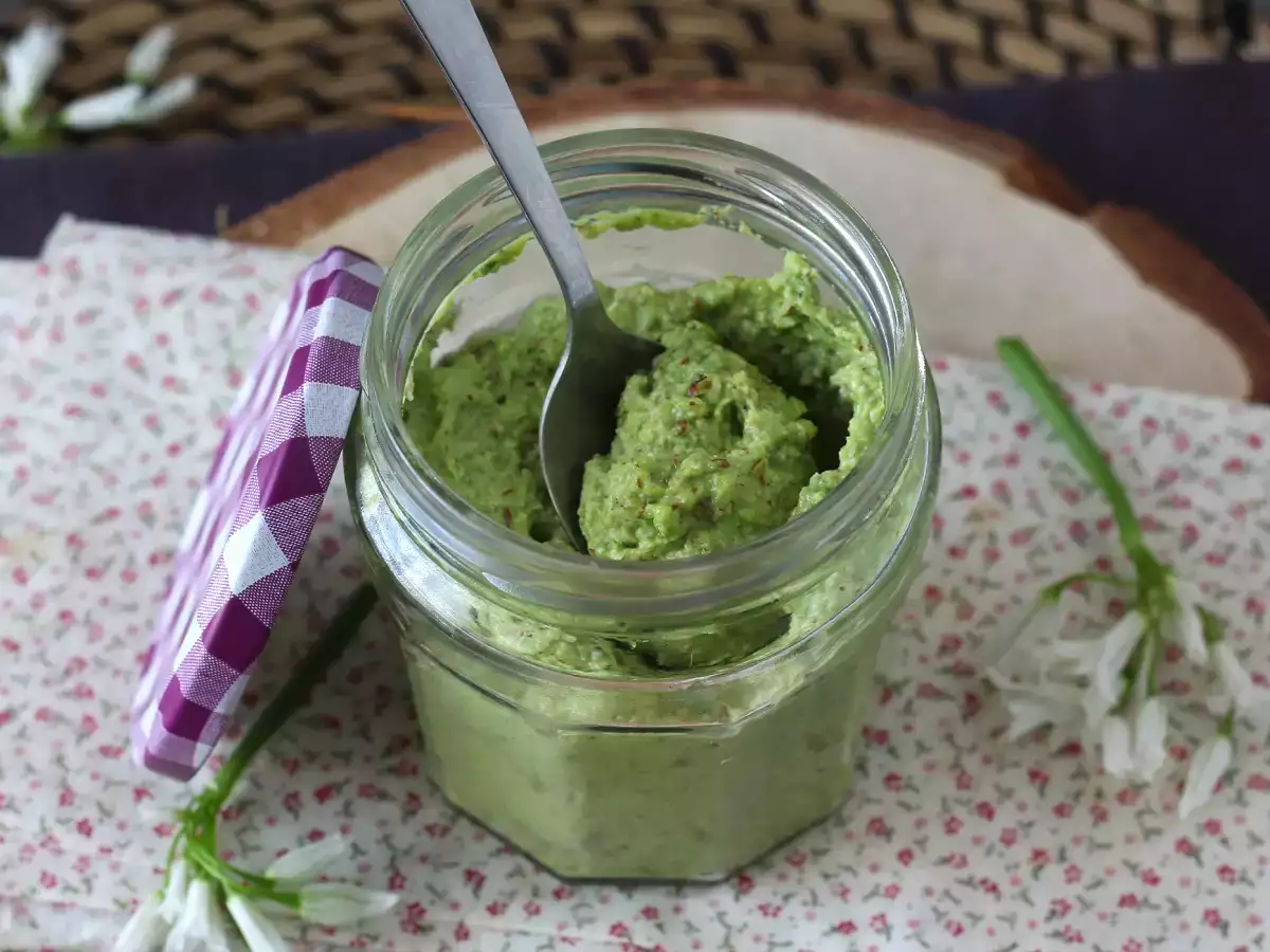 Medvedie cesnakové pesto, voňavé a veľmi chutné! - foto 2