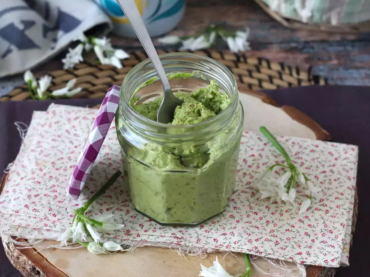 Medvedie cesnakové pesto, voňavé a veľmi chutné! - foto 4
