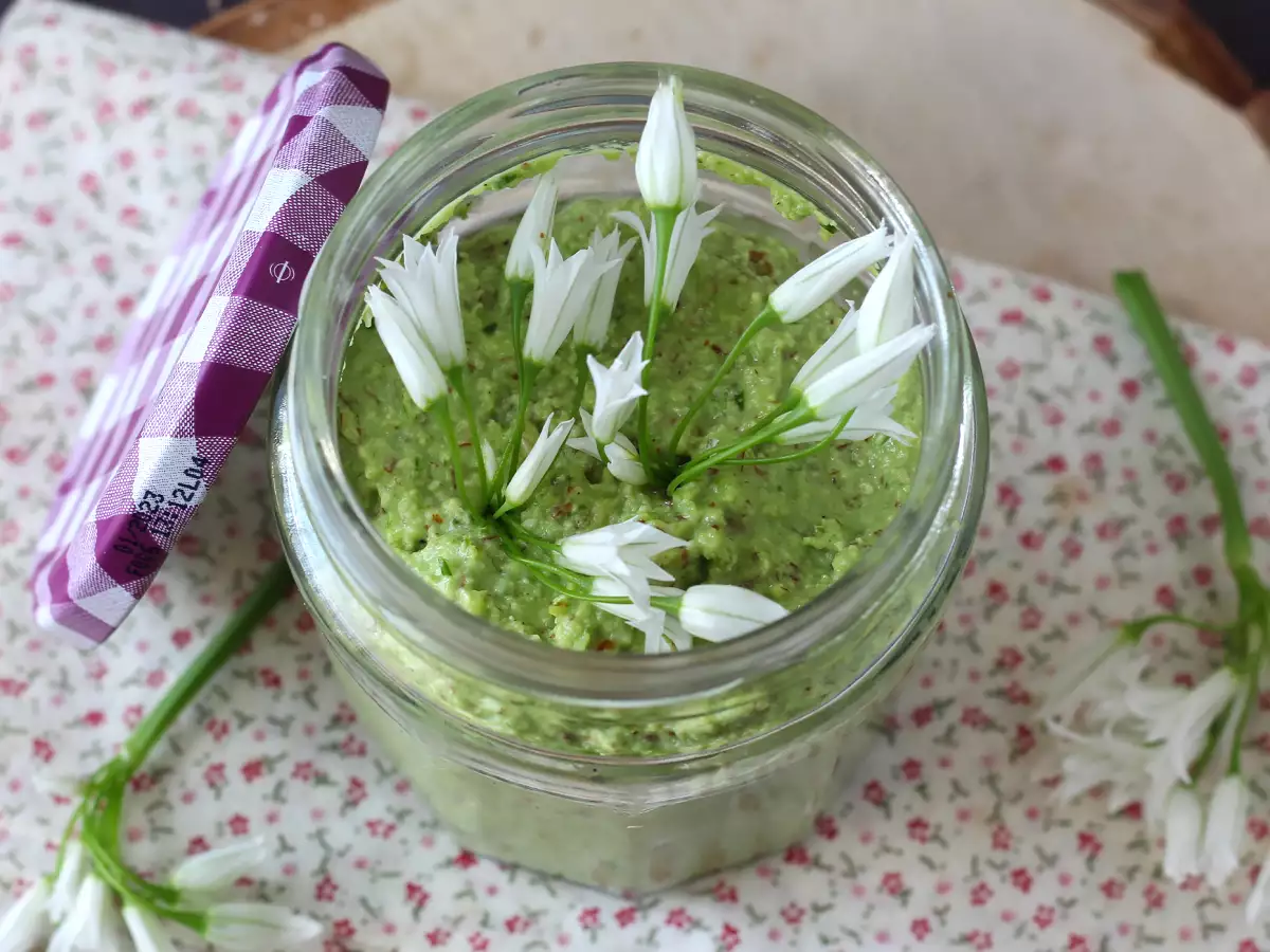 Medvedie cesnakové pesto, voňavé a veľmi chutné! - foto 5