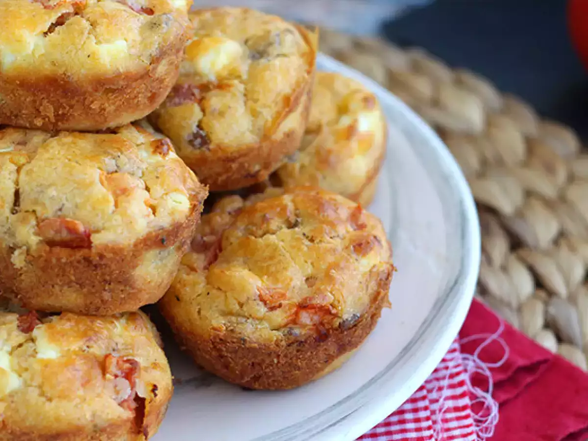 Muffiny s tuniakom, paradajkami a fetou - foto 4