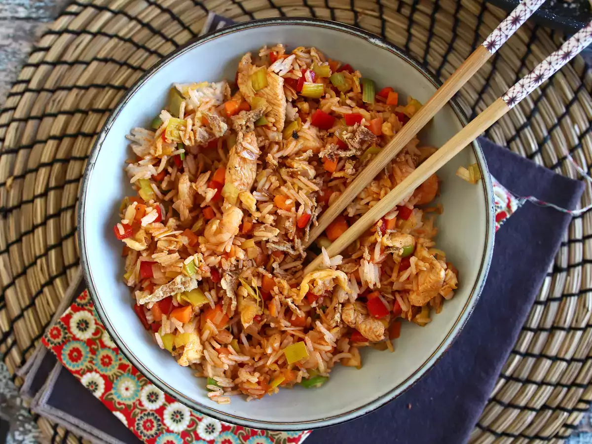 Nasi goreng, indonézske ryžové jedlo - foto 4